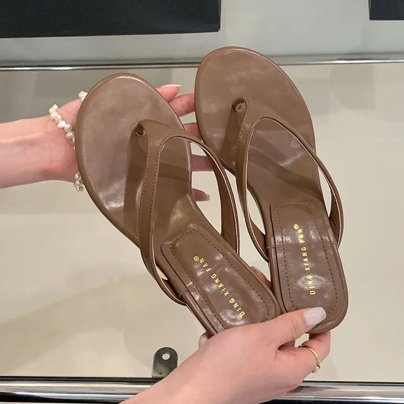 sandália salto baixo moda dedo