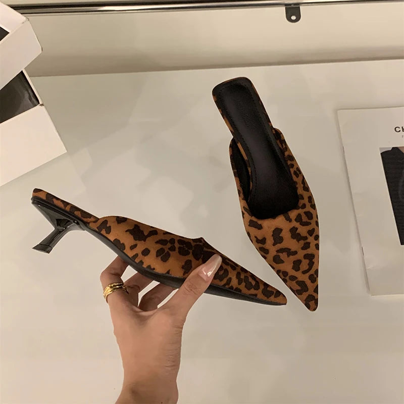 2025 designer dedo do pé apontado mulheres mules chinelos moda rasa penetraçã