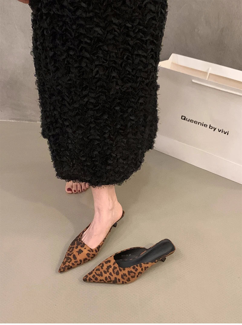 2025 designer dedo do pé apontado mulheres mules chinelos moda rasa penetraçã