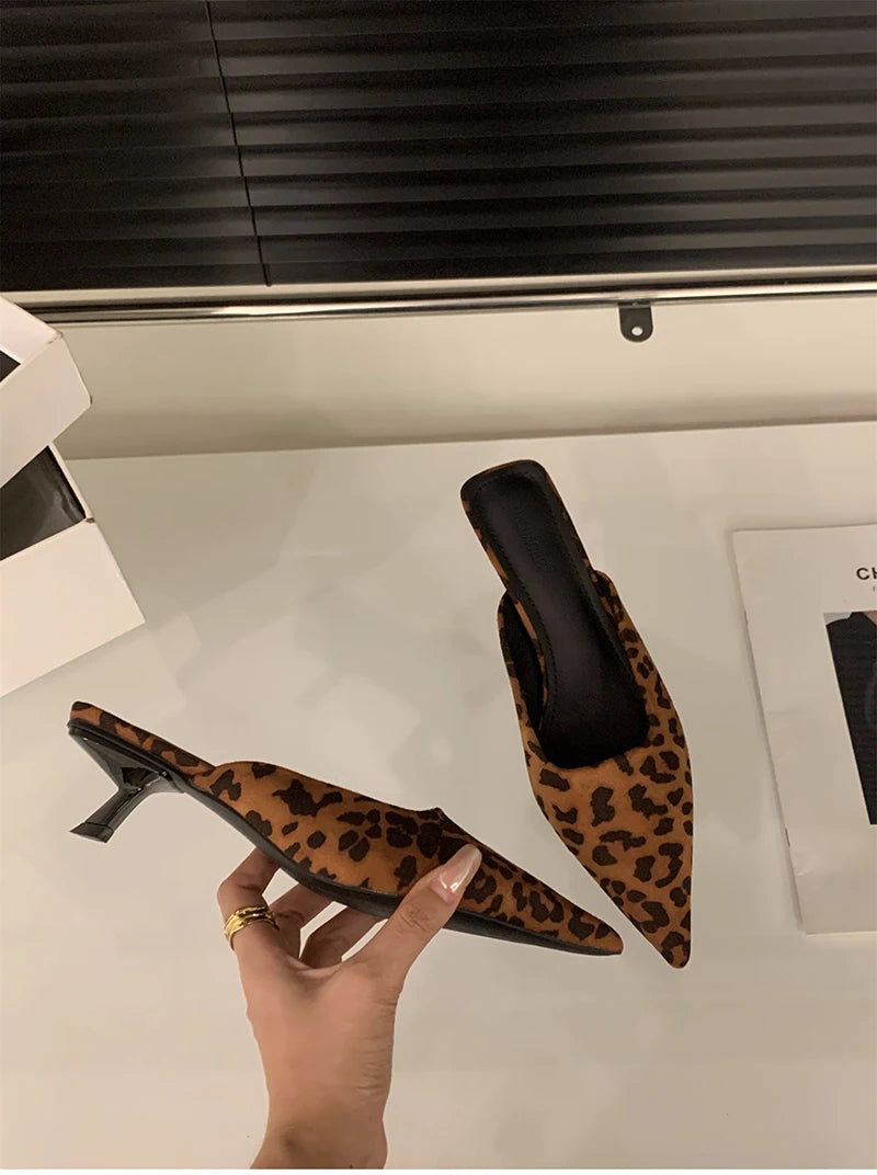 2025 designer dedo do pé apontado mulheres mules chinelos moda rasa penetraçã