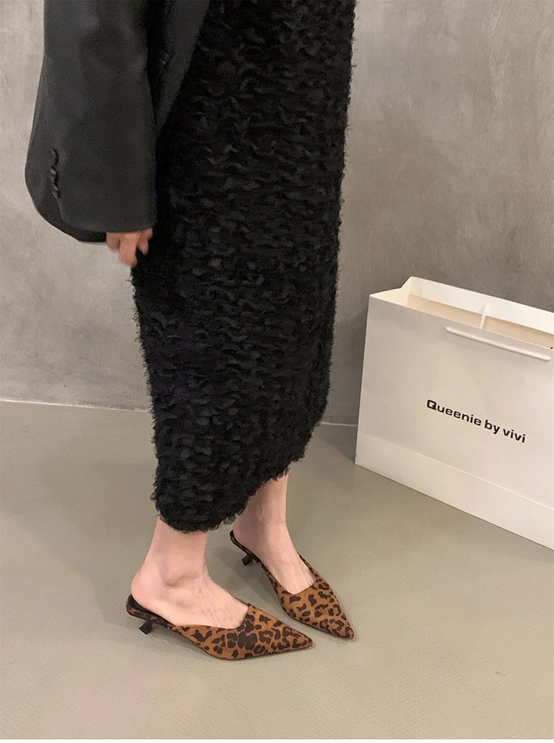 2025 designer dedo do pé apontado mulheres mules chinelos moda rasa penetraçã